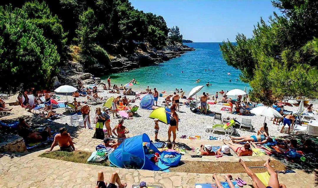 Apartment Mon Cheri-Located In A Quiet Neighbourhood Near Beaches Free Parking Pula Exterior photo