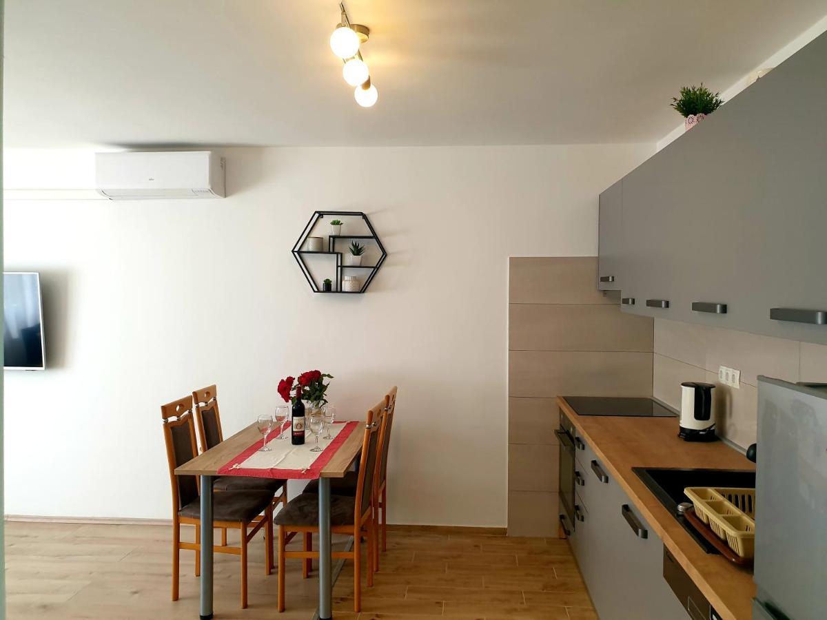 Apartment Mon Cheri-Located In A Quiet Neighbourhood Near Beaches Free Parking Pula Exterior photo