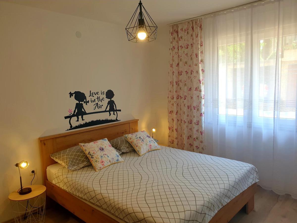 Apartment Mon Cheri-Located In A Quiet Neighbourhood Near Beaches Free Parking Pula Exterior photo
