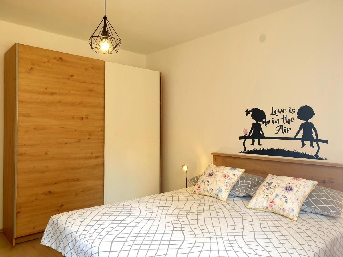 Apartment Mon Cheri-Located In A Quiet Neighbourhood Near Beaches Free Parking Pula Exterior photo